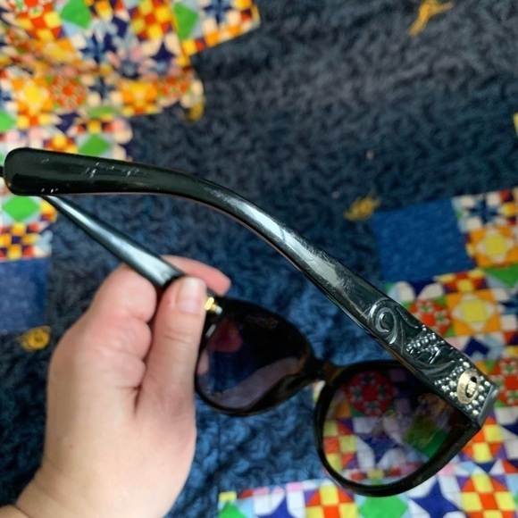 Versace Medusa quilted side sunglasses with scratches - Picture 9 of 9